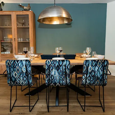 Glacier Estate 4* カプルーン